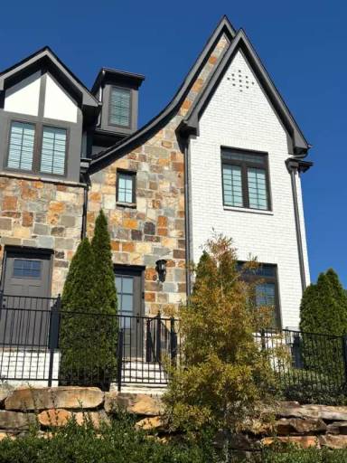 Main picture of 978 Lennox Blvd