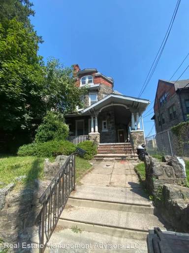 Main picture of 831 N 63rd St