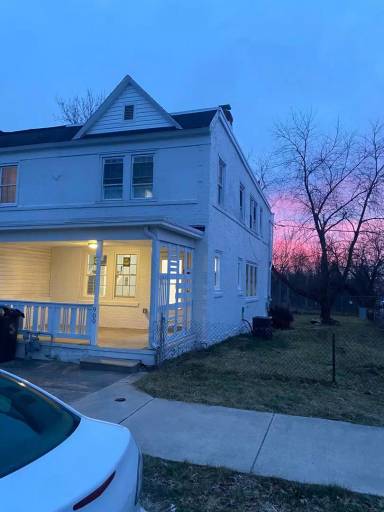 Main picture of 900 Haws Ave