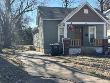 Main picture of 918 E Loren St