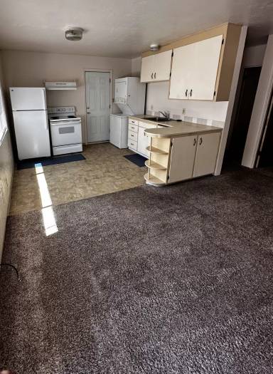 Main picture of 285 Phelps Ave