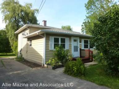Main picture of 1074 Moneta Ave