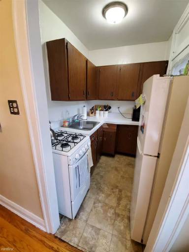Main picture of 1617 W Belmont Ave