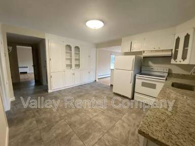 Main picture of 70 Lyman Street - Garage - B1