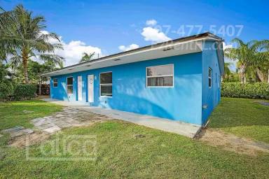 Main picture of 13753 Oleander Ave