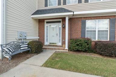 Main picture of 405 Snead Way