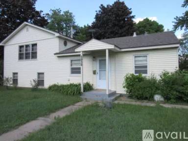 Main picture of 5936 Elmhurst Ave