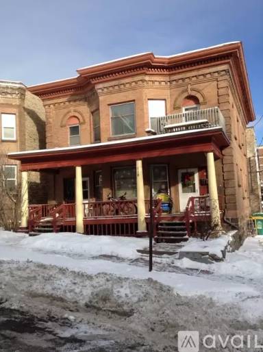 Main picture of 118 N 8th Ave E