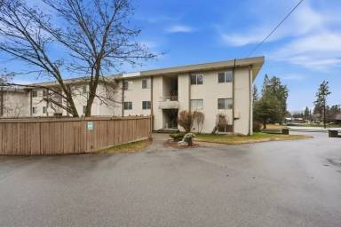 Main picture of 3102 E 27th Ave