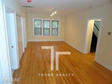 Main picture of 3715 N Leavitt St