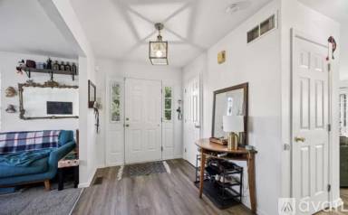 Main picture of 799 Evergreen Cir