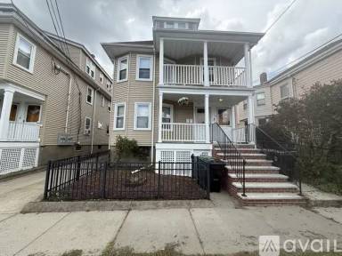 Main picture of 15 Chauncey St