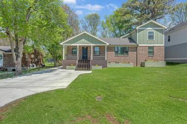 Main picture of 6416 Edsel Dr