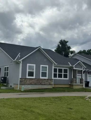 Main picture of 601 Hillcrest St