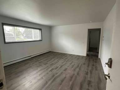 Main picture of 2901 E 42nd Ave