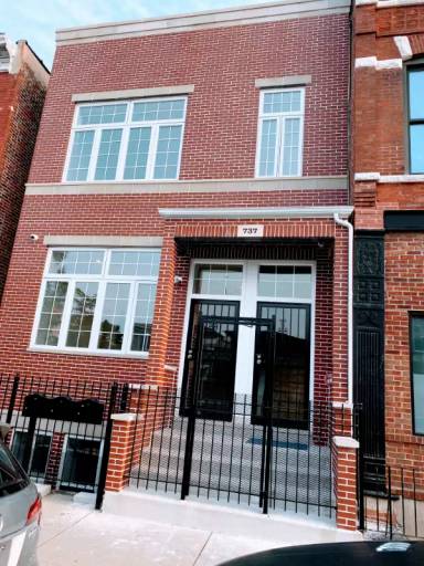 Main picture of 737 W 26th St