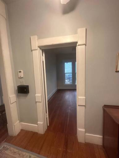 Main picture of 821 W 11th St