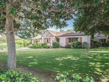 Main picture of 366 W Portola Ave