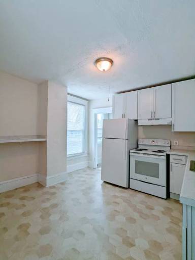 Main picture of 2401 DuPont Ave S