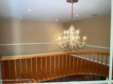 Main picture of 490 Stafford Ave