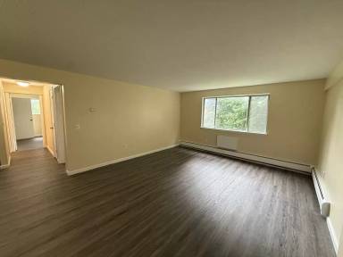 Main picture of 1272 East St