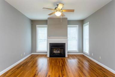 Main picture of 10725 Cokesbury Ln