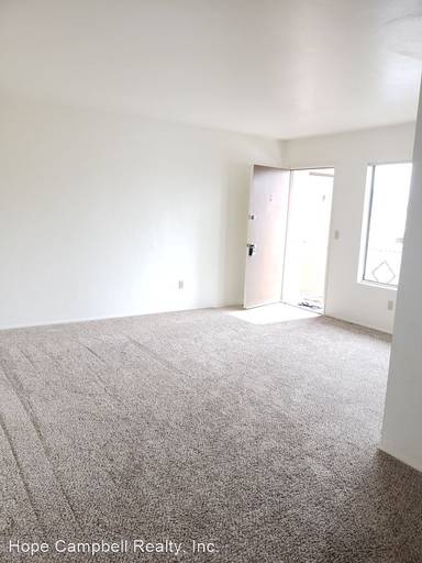 Main picture of 4945 Narragansett Ave