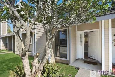 Main picture of 9625 Siegen Ln