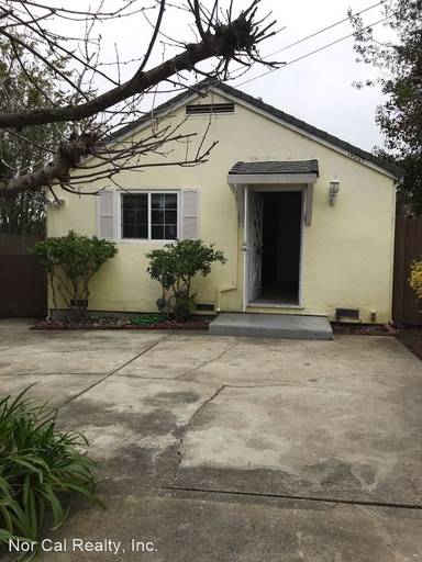 Main picture of 19227 California St