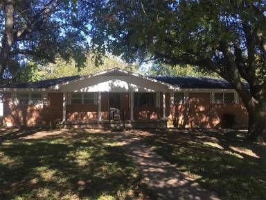 Main picture of 3501 Alta Vista Dr
