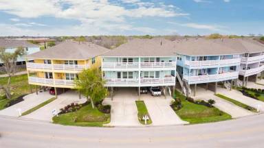 Main picture of 709 Bayshore Dr