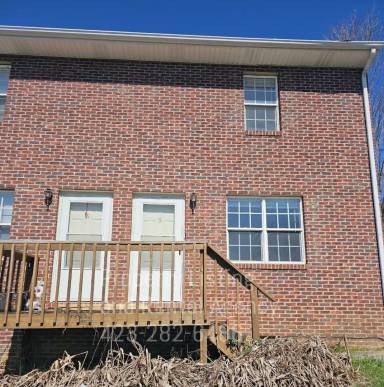 Main picture of 121 Hughes Rd