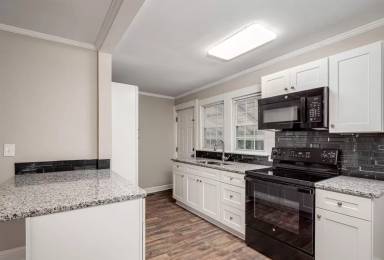 Main picture of 721 Broad St