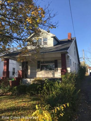 Main picture of 11917 Harvard Ave