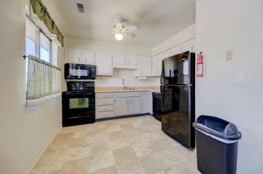 Main picture of 5560 Bowden Loop