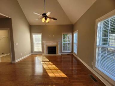 Main picture of 971 Willow Cir