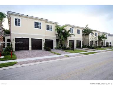 Main picture of 2764 SW 81st Ter