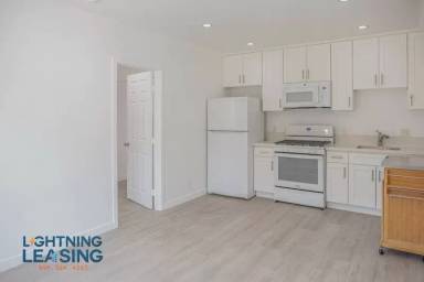 Main picture of 1673 West Blvd