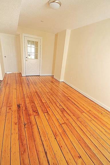 Main picture of 178 Main St