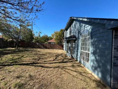 Main picture of 815 Shady Brook Ln