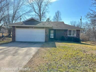 Main picture of 2606 W Primrose Ln