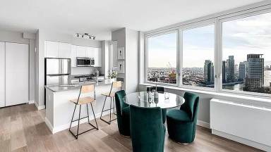 Main picture of 53 Center Blvd Lic