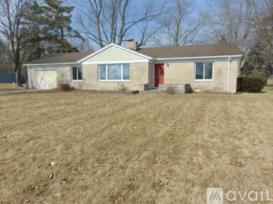 Main picture of 114 W Ludwig Rd