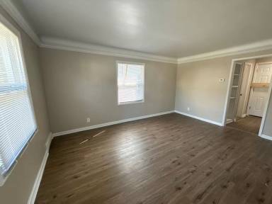 Main picture of 16214 Manning St