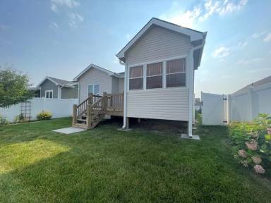 Main picture of 7806 S 23rd St