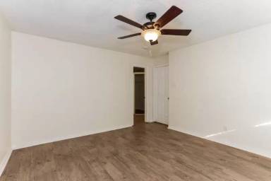 Main picture of 4505 Woodlawn Dr
