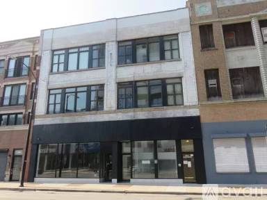 Main picture of 1242 N Milwaukee Ave