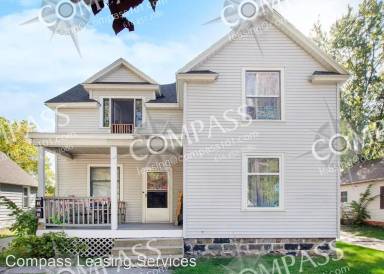 Main picture of 840 Crosby St NW