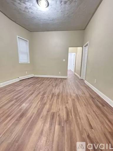 Main picture of 125 S 9th St