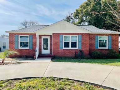 Main picture of 117 SE Gilliland Rd